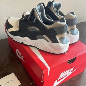 Nike Huarache Sneakers